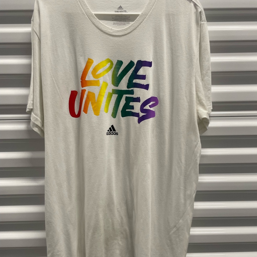 Adidas tee
